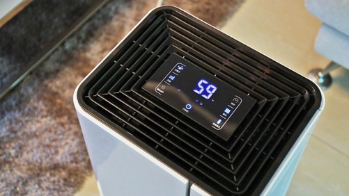 中央供料系統如何利用技術對塑料進行加工？
